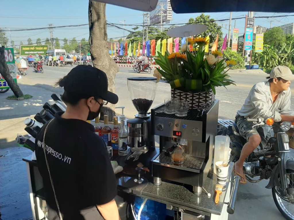 Đồng phục nhân viên tại Ropresso - Hình 3