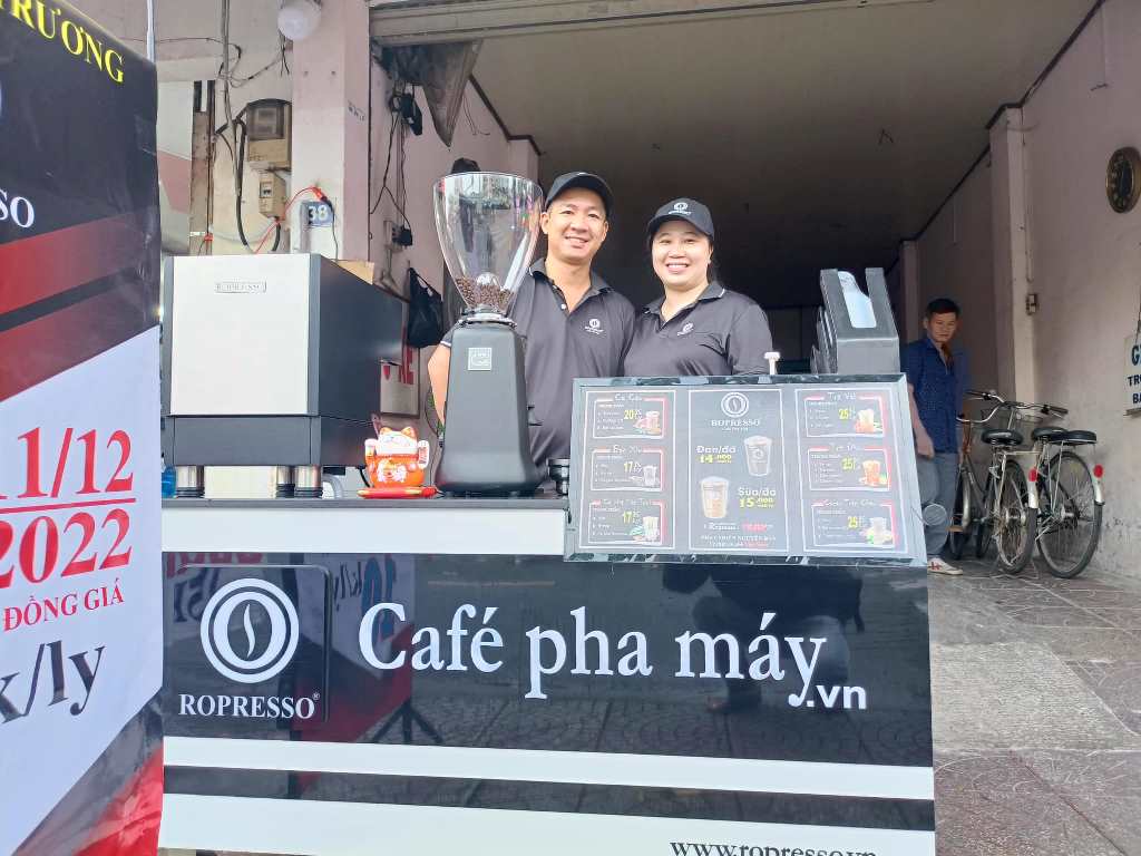 Đồng phục nhân viên tại Ropresso - Hình 1