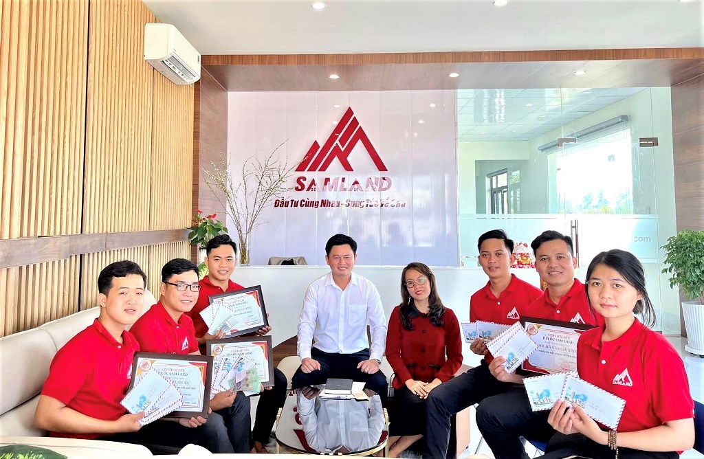 Mẫu đồng phục nhân viên công ty Địa ốc SamLand - Hình 2