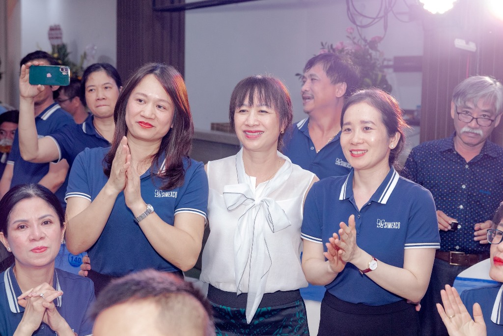 Mẫu áo đồng phục nhân viên tại Simexco Daklak - Hình 1