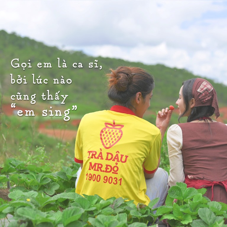 Nhân viên tại quán trà dâu Mr. Đỏ - Hình 3