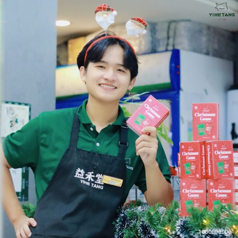 Nhân viên phục vụ tại Yi He Tang - Hình 1