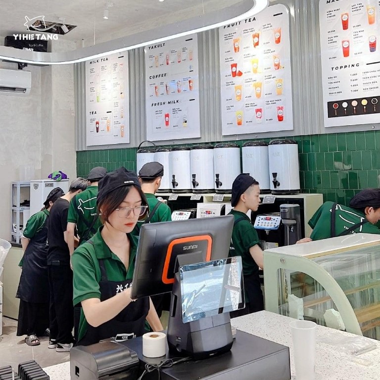 Nhân viên phục vụ tại Yi He Tang - Hình 4