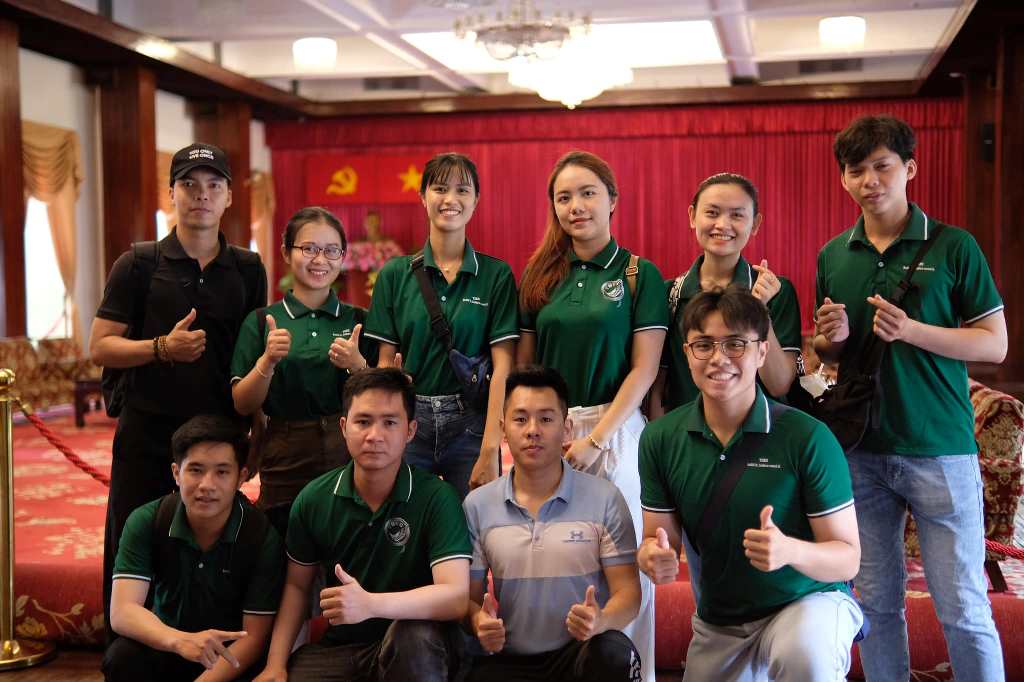 Mẫu đồng phục học viên tại trung tâm anh ngữ TSES - Hình 2