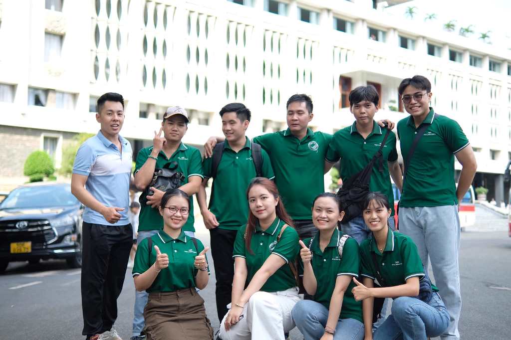 Mẫu đồng phục học viên tại trung tâm anh ngữ TSES - Hình 1