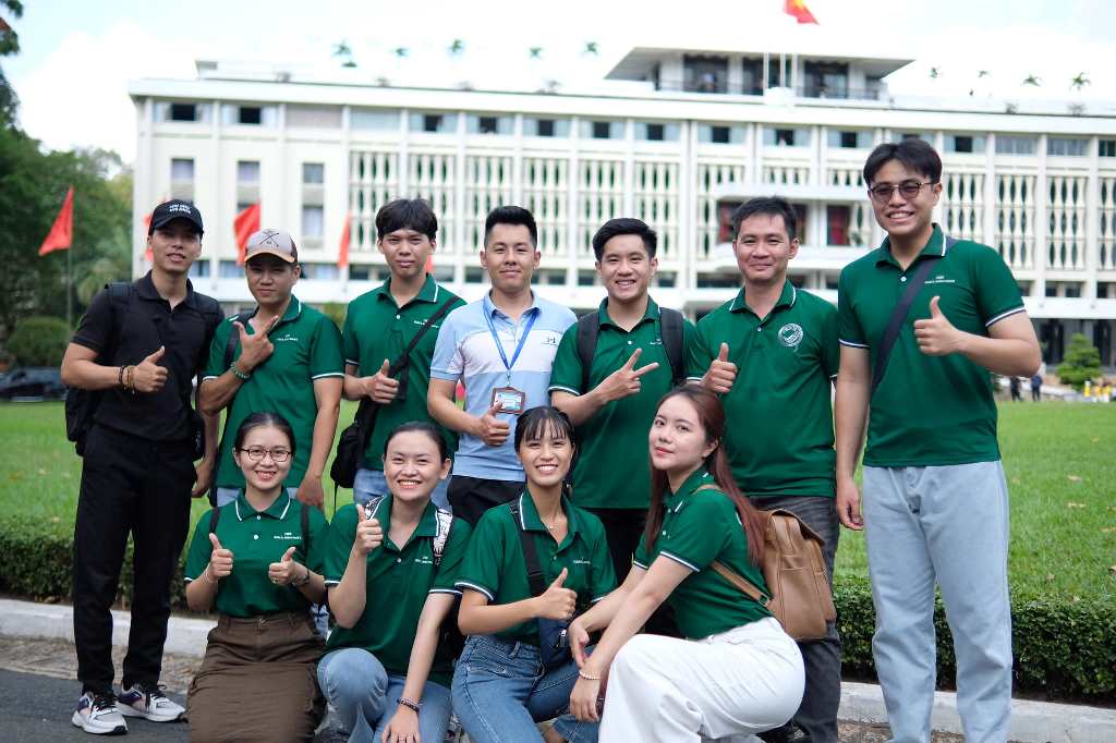 Mẫu đồng phục học viên tại trung tâm anh ngữ TSES - Hình 3