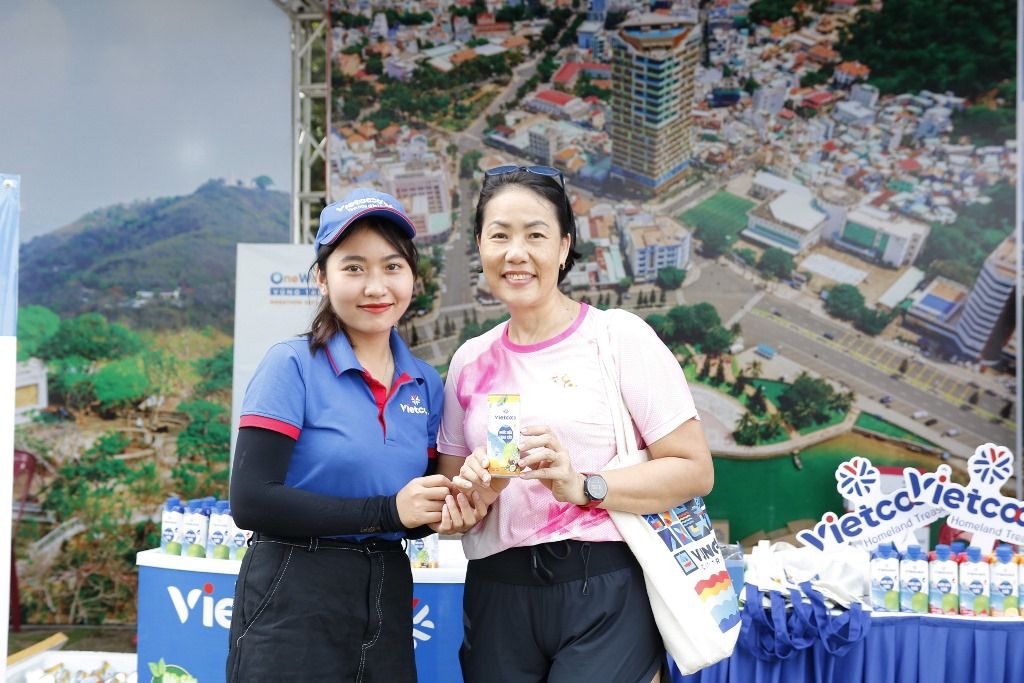 Mẫu đồng phục nhân viên tại công ty Vietcoco - Hình 3