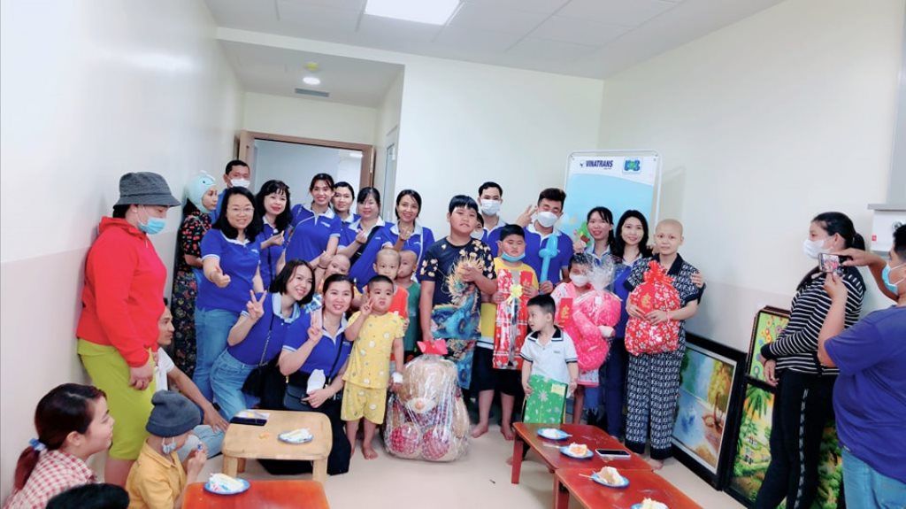 Mẫu đồng phục nhân viên công ty Vinatrans - Hình 2