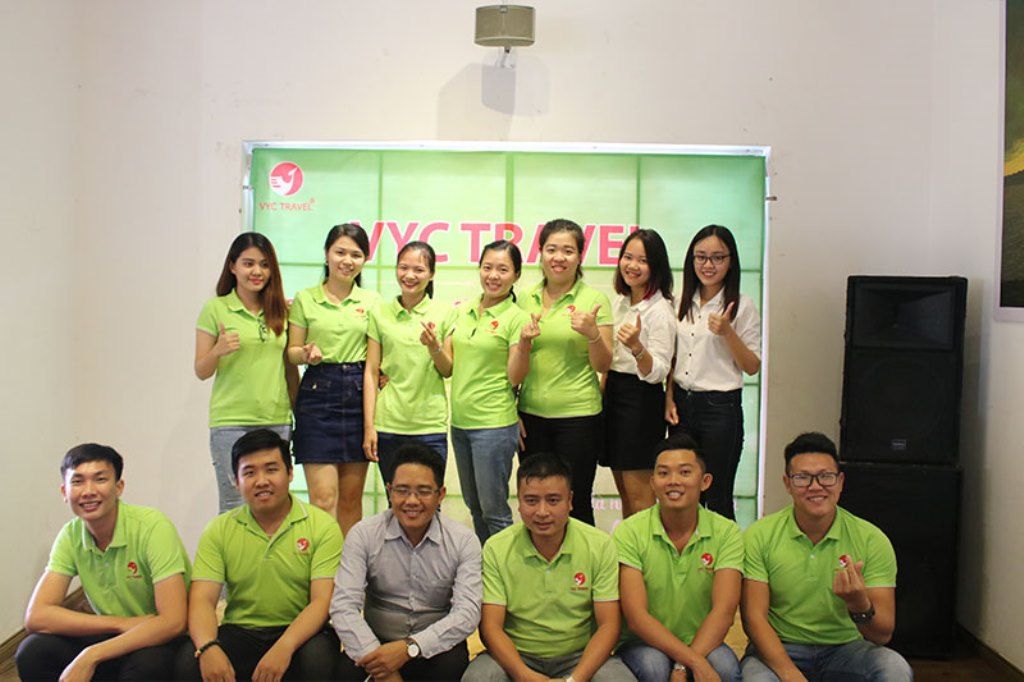 Mẫu đồng phục nhân viên công ty VYC Travel - Hình 2