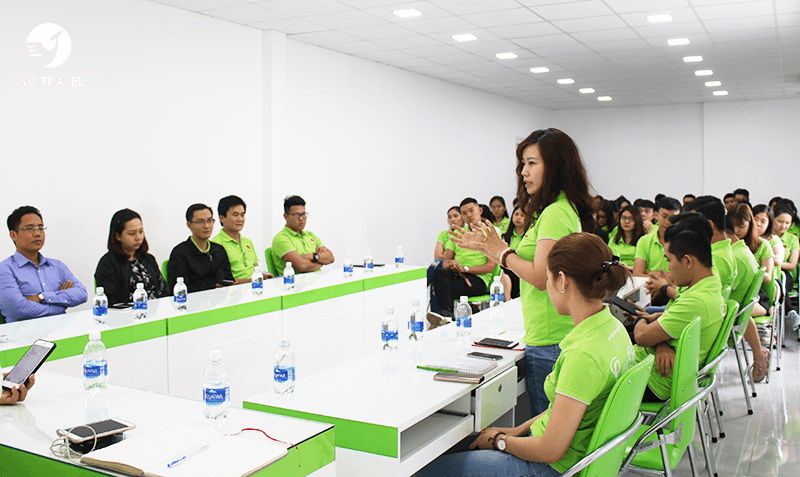Mẫu đồng phục nhân viên công ty VYC Travel - Hình 1