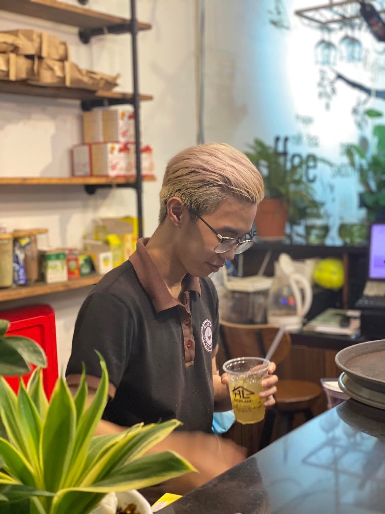 Đồng phục nhân viên tại Windy Coffee - Hình 1