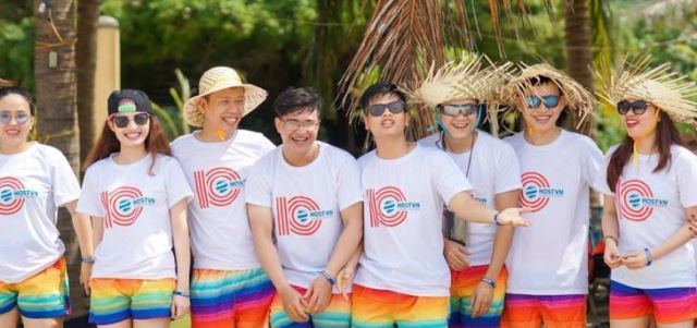 Trong nhóm có nhiều thành viên khác nhau nên cần thảo luận kĩ về mẫu áo nhóm