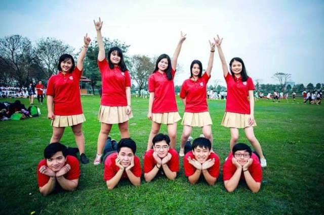 Áo phông đồng phục lớp phổ biến có cổ