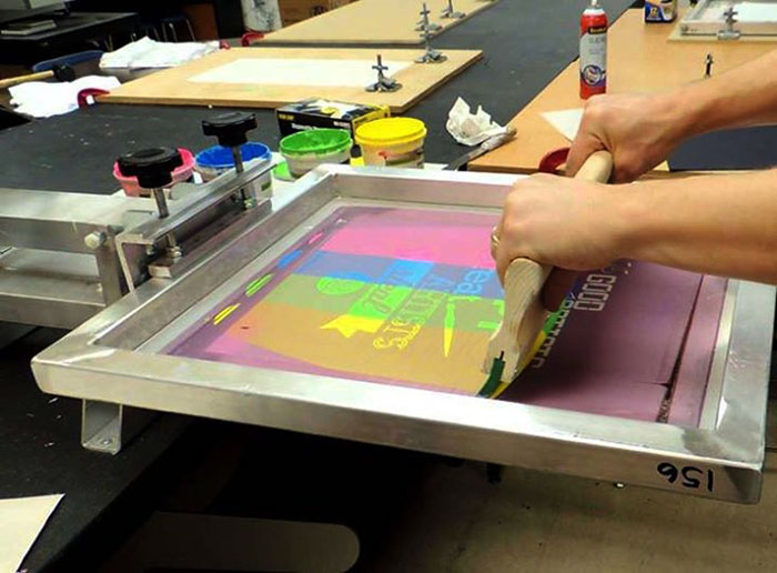 Chọn phương pháp in áo phông giá rẻ