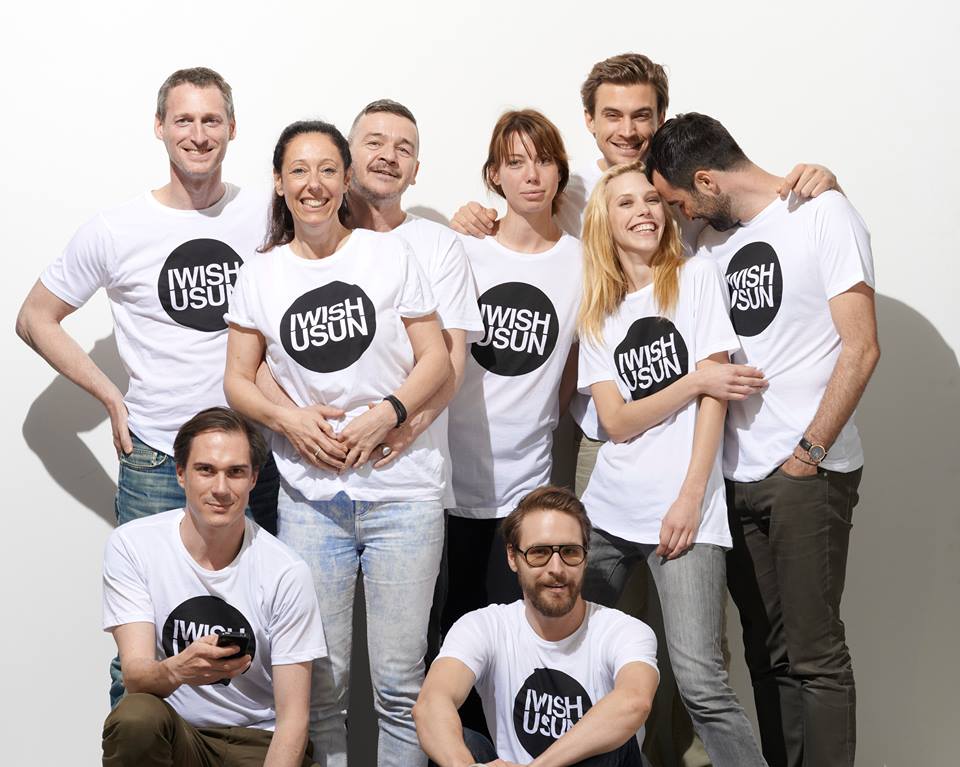 Ưu tiên những mẫu áo có thiết kế đơn giản