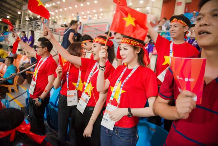 Hình ảnh băng rôn cổ vũ bóng đá