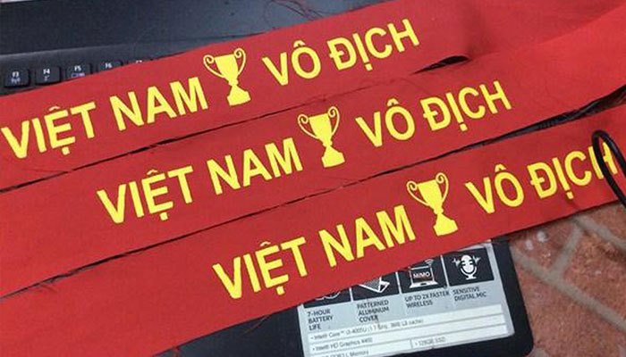 Mẫu băng rôn cổ vũ bóng đá