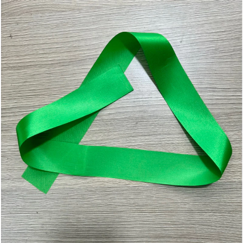 Băng rôn xanh lá