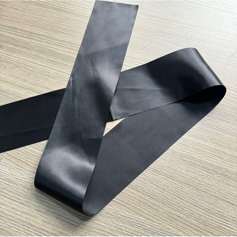 Dây vải đen buộc cờ rủ - Hình 1