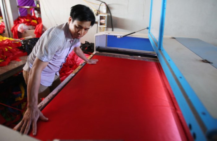 Hỏi ý kiến mọi người hoặc tìm hiểu qua internet