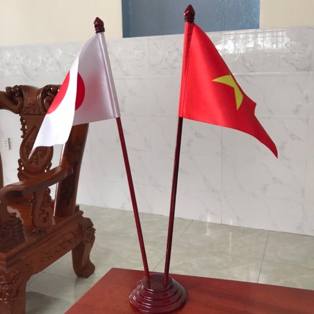 Loại cờ Việt Nam nhỏ đã trở thành một trong những biểu tượng quen thuộc nhất của người Việt Nam. Khi xem bức ảnh liên quan đến loại cờ này, bạn sẽ thấy một tinh thần đoàn kết, sức mạnh và niềm tự hào dành cho đất nước và nhân dân Việt Nam. Sẵn sàng để lên sóng và đón nhận những cảm xúc này chưa?