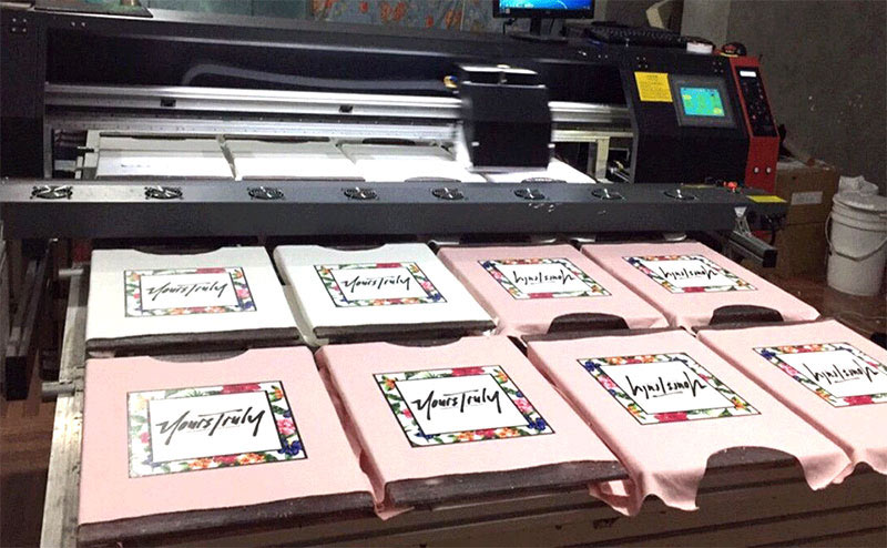 Giá máy in áo thun kỹ thuật số polyprint hiện nay bao nhiêu? - May áo thun  đồng phục 24H