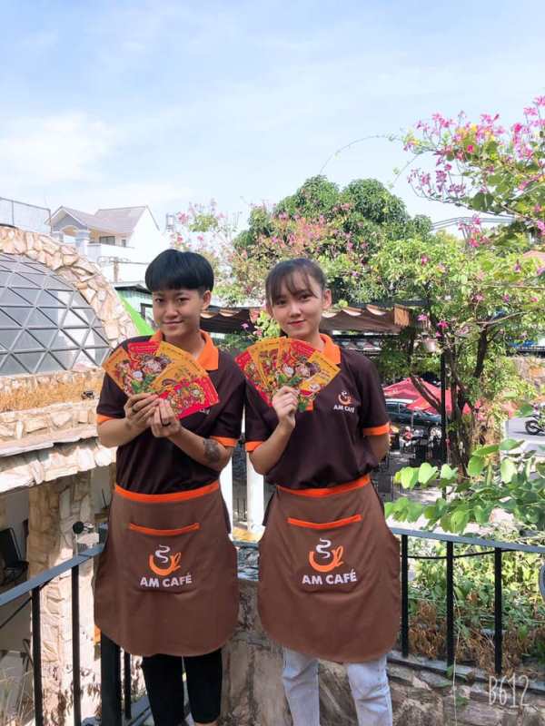 Đồng phục nhân viên tại AM Cafe - Hình 2