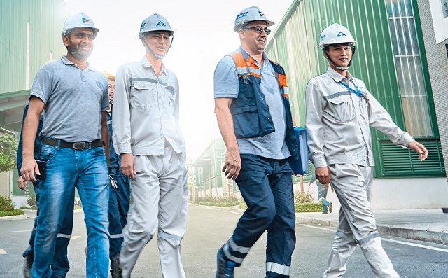 Mẫu đồng phục đội ngũ công nhân tại tập đoàn Hòa Phát