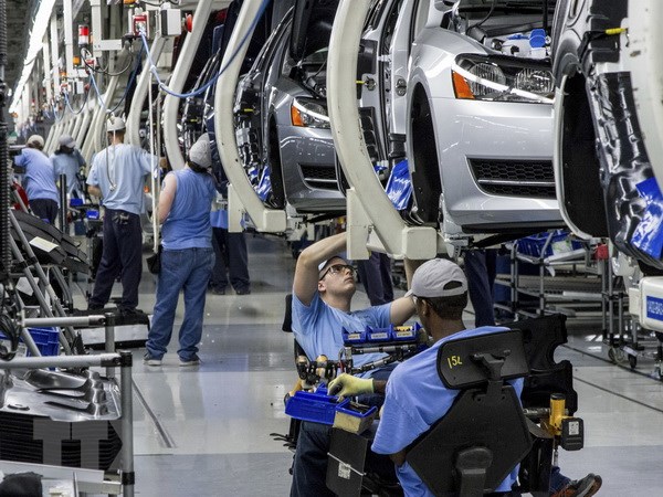 Công ty sử dụng áo thun đồng phục công nhân