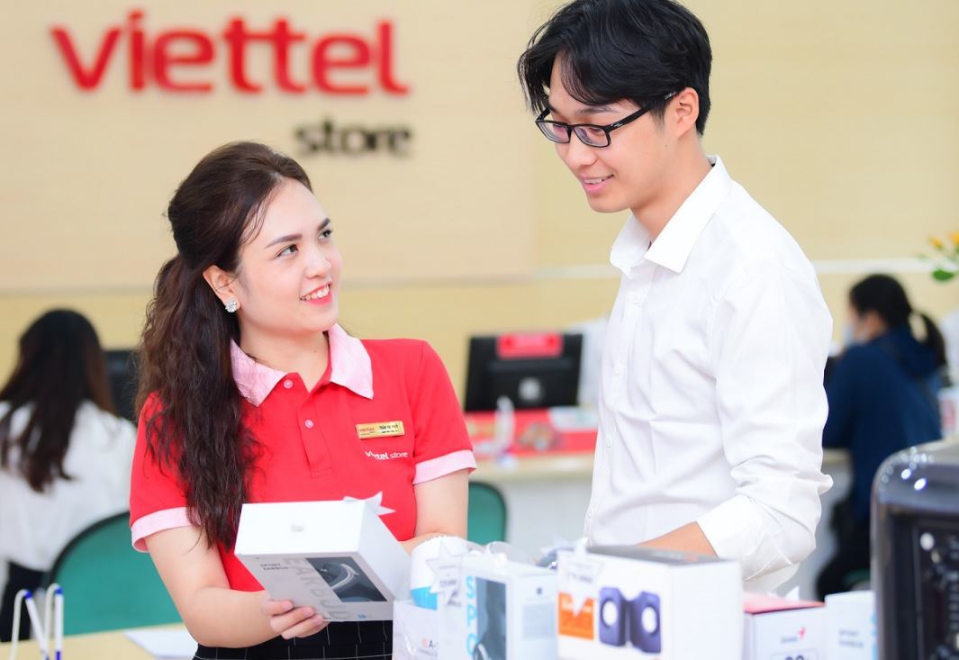 Mẫu áo đồng phục nhân viên tại Viettel Store