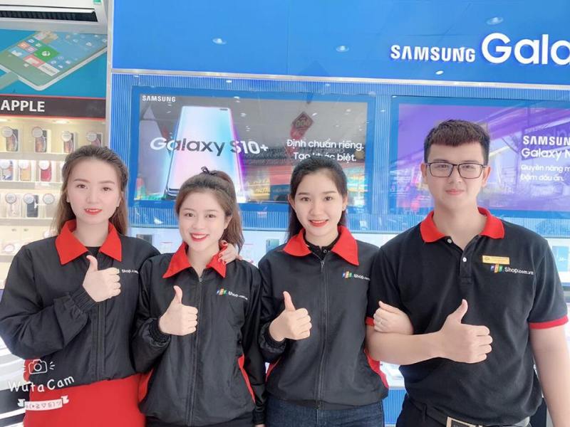 Bộ đồng phục nhân viên bán máy tính tại FPT