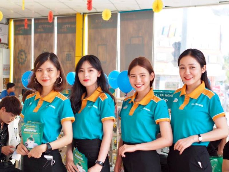 Mẫu đồng phục nhân viên tại cửa hàng Viettel Store
