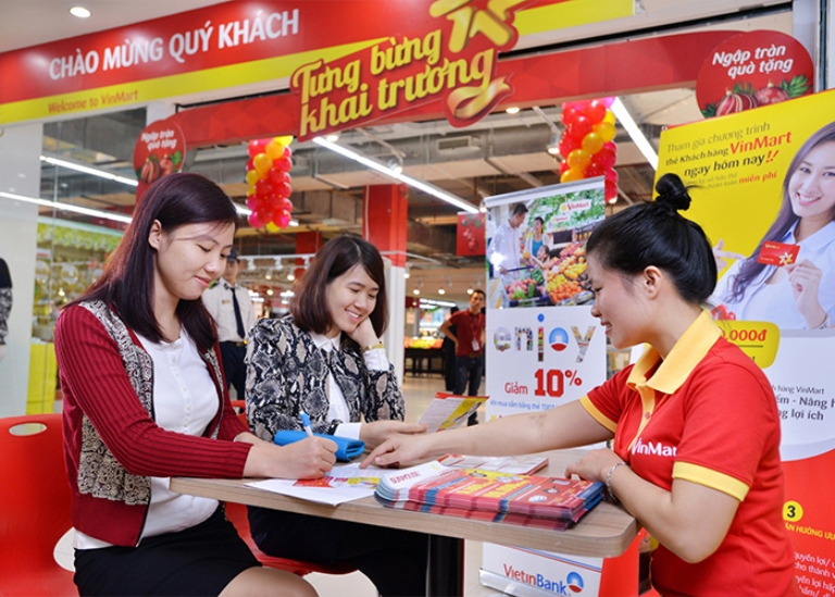 Mẫu đồng phục nhân viên tại cửa hàng tiện lợi VinMart