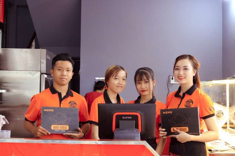 Mẫu áo thun đồng phục nhân viên tại 3Râu