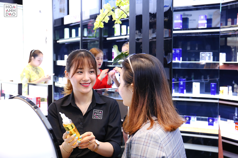 đồng phục cửa hàng mỹ phẩm