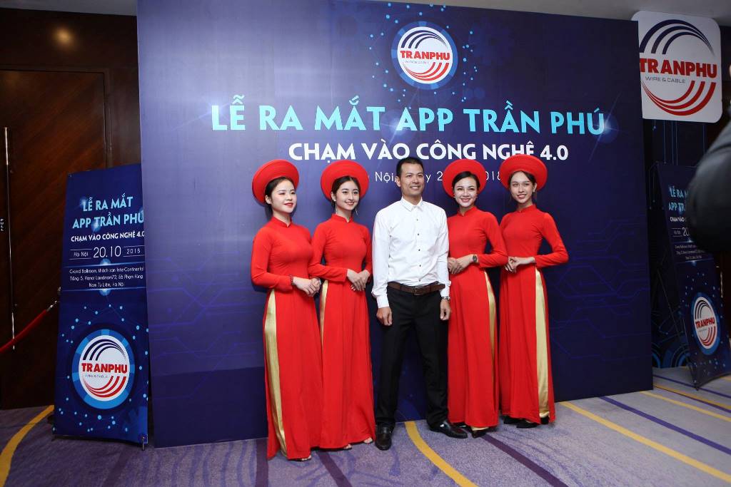 Mẫu đồng phục nhân viên PG trong sự kiện ra mắt App Trần Phú - Hình 1