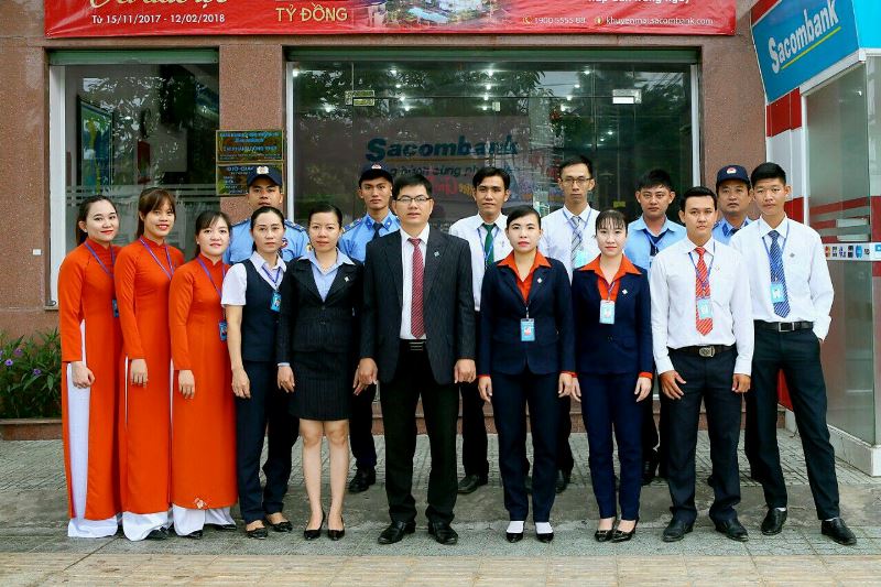 Tìm hiểu về đồng phục nhân viên Sacombank