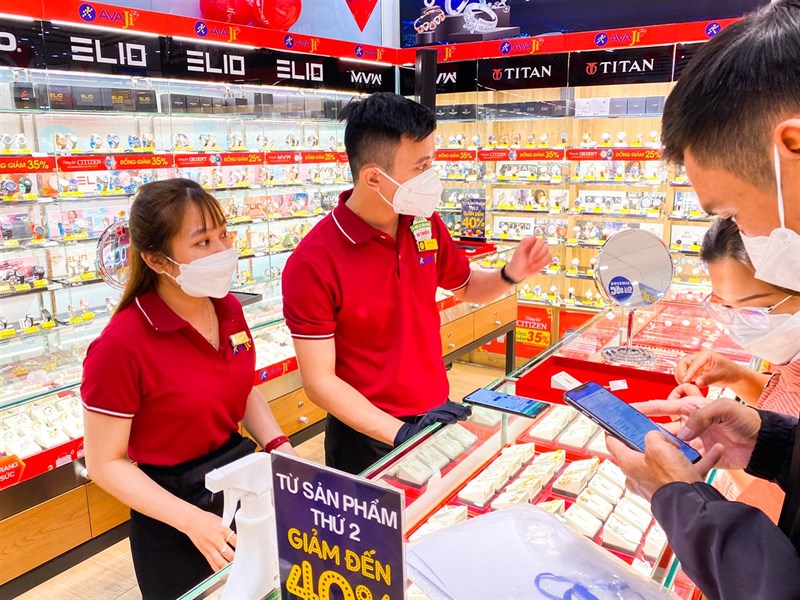 Mẫu đồng phục viên chuỗi cửa hàng trang sức AVAJi của Thế Giới Di Động