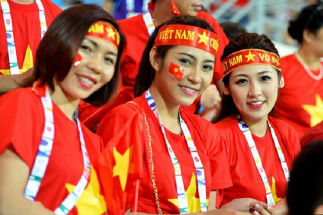 Mẫu hình dán lá cờ Việt Nam: Mẫu hình dán lá cờ Việt Nam mới nhất năm 2024 đã có mặt để đáp ứng nhu cầu của bạn. Với sự đa dạng về kiểu dáng, màu sắc và chất liệu, hãy thỏa sức sáng tạo và trang trí những đồ dùng trong phòng với những mẫu hình đặc trưng của lá cờ đỏ sao vàng. Hãy để ý nghĩa của lá cờ này lan tỏa trong mùa xuân đang đến!