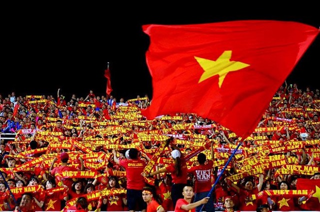 Hình nền cờ Việt Nam Quốc kỳ 4K đẹp cho điện thoại máy tính PHÒNG GD ĐT HUYỆN CON CUÔNG