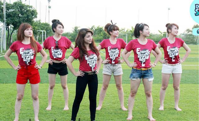 In áo thun đồng phục theo yêu cầu của khách hàng