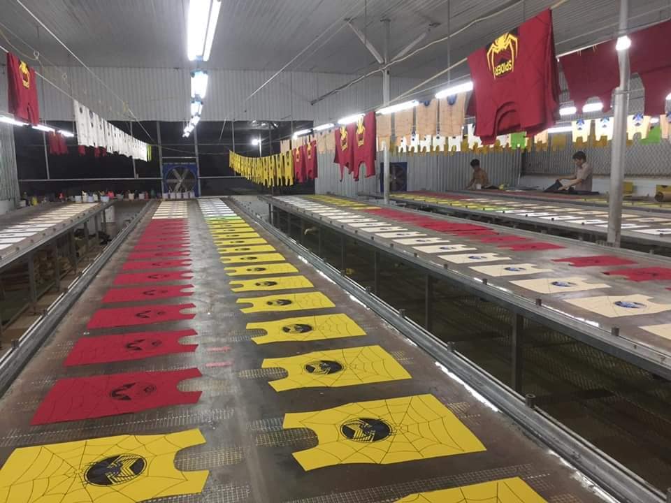 Công nghệ in lụa trên áo thun được sử dụng rất phổ biến