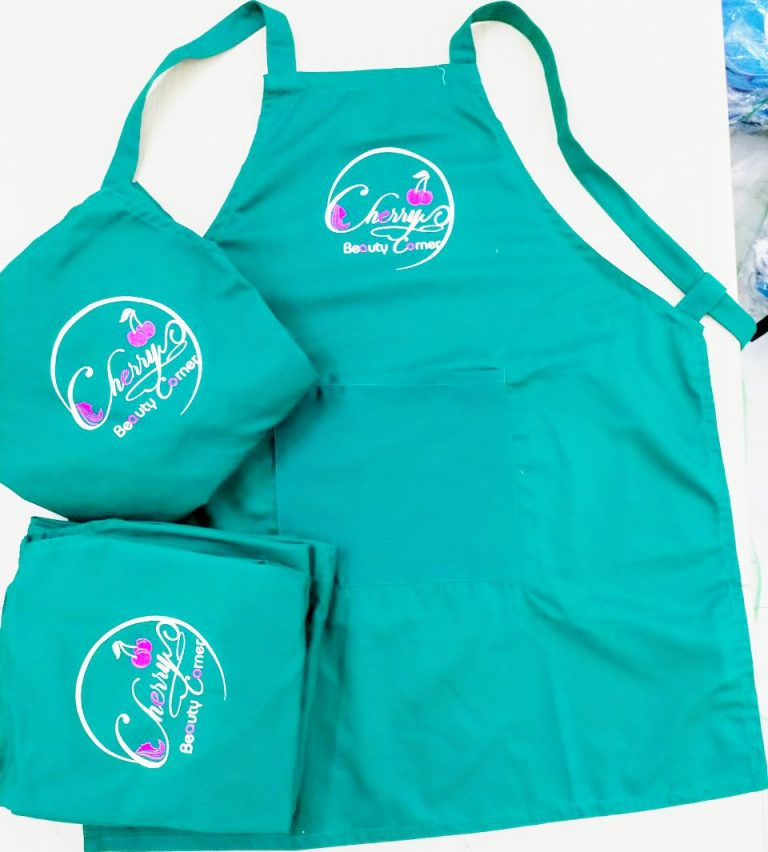 In tạp dề theo yêu cầu tạo thương hiệu riêng