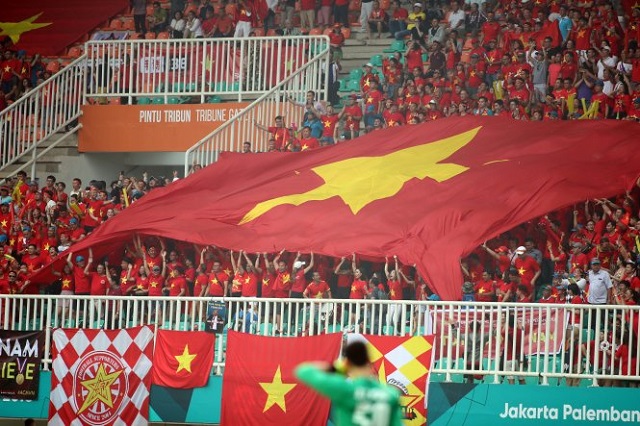 Lá cờ Việt Nam: \