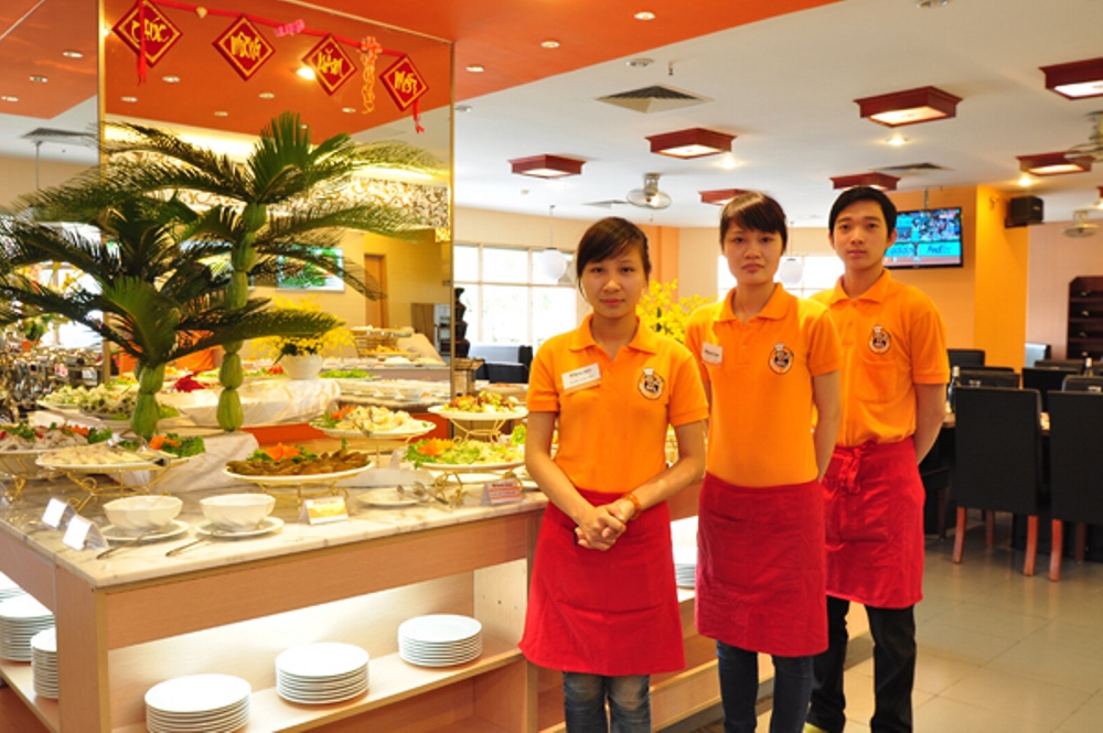 Mẫu áo thun đồng phục quán ăn