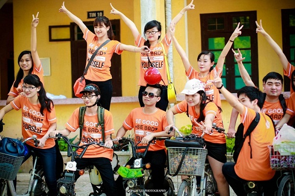 Áo thun nhóm linh hoạt sử dụng