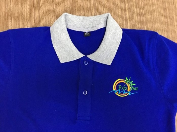 Mẫu áo thun đồng phục công ty ReXtour đặt cho nhân viên Mẫu áo thun đồng phục công ty ReXtour đặt cho nhân viên