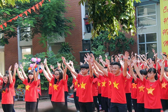 Đồng phục Song Phú bán áo cờ online tại Đà Nẵng