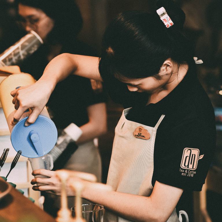 Đồng phục nhân viên tại quán cà phê An Tea & Coffee - Hình 2