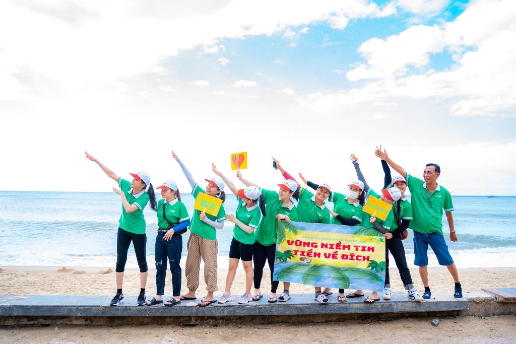 Mẫu nón đồng phục nhân viên công ty Lửa Việt - Hình 1